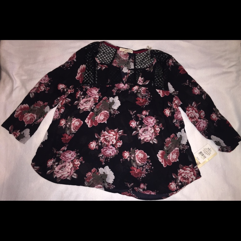 Floral and Crochet Top - Picture 2 of 4